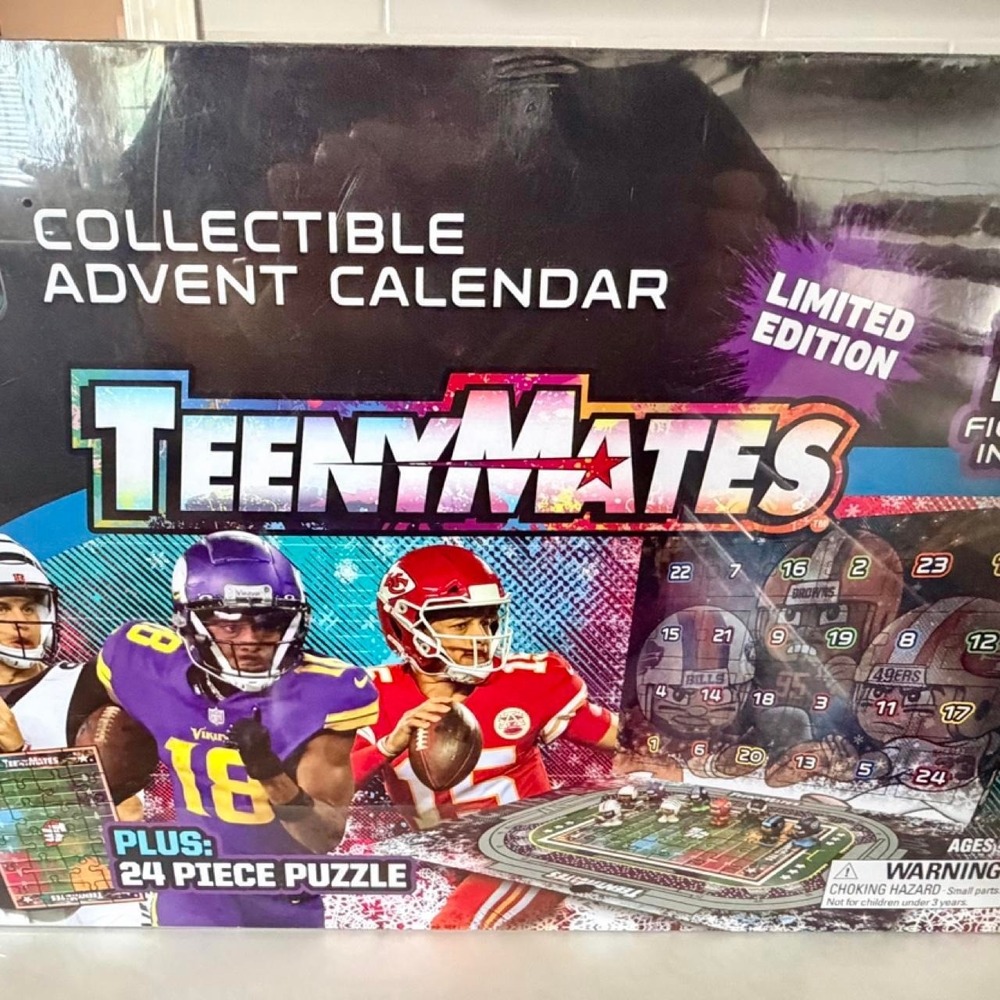 NFL TeenyMates Advent Calendar with 24 piece puzzle